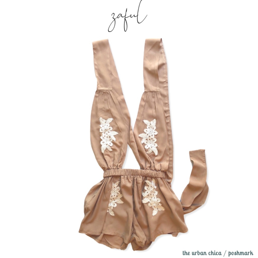 NWT ZAFUL Halter Flower Applique Shorts Romper